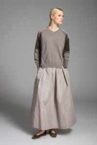 SWEATER S117 SKIRT S140