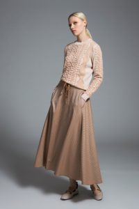 SWEATER S240 SKIRT S201