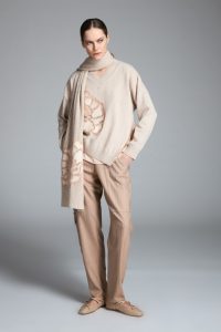 SWEATER S220 SCARF S221 CARGO PANTS S200